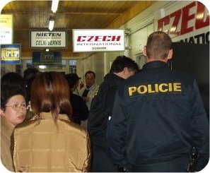 銀行で両替え